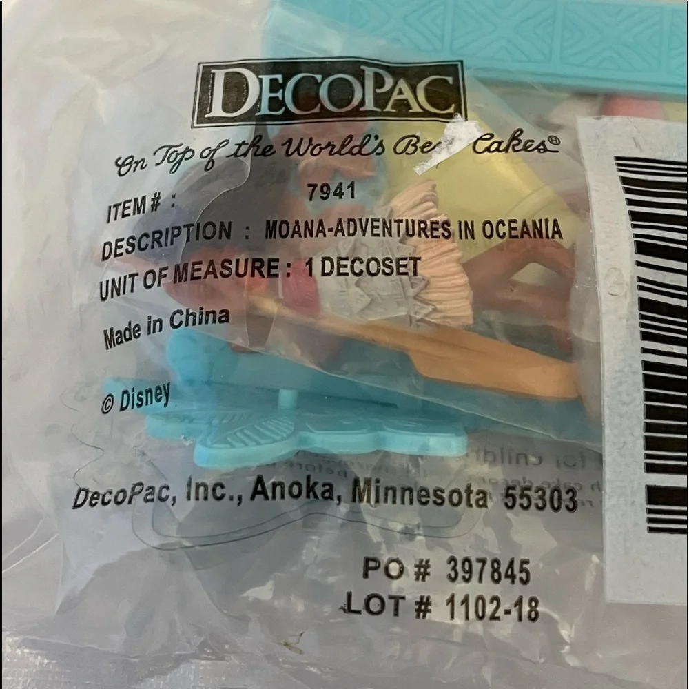 DecoPac Disney Moana Cake Topper Brand New in Package #7941